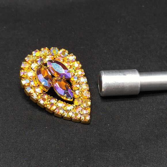 Mid-Century AB Teardrop Brooch – Red Marquise Rhinestones - Picture 7 of 10